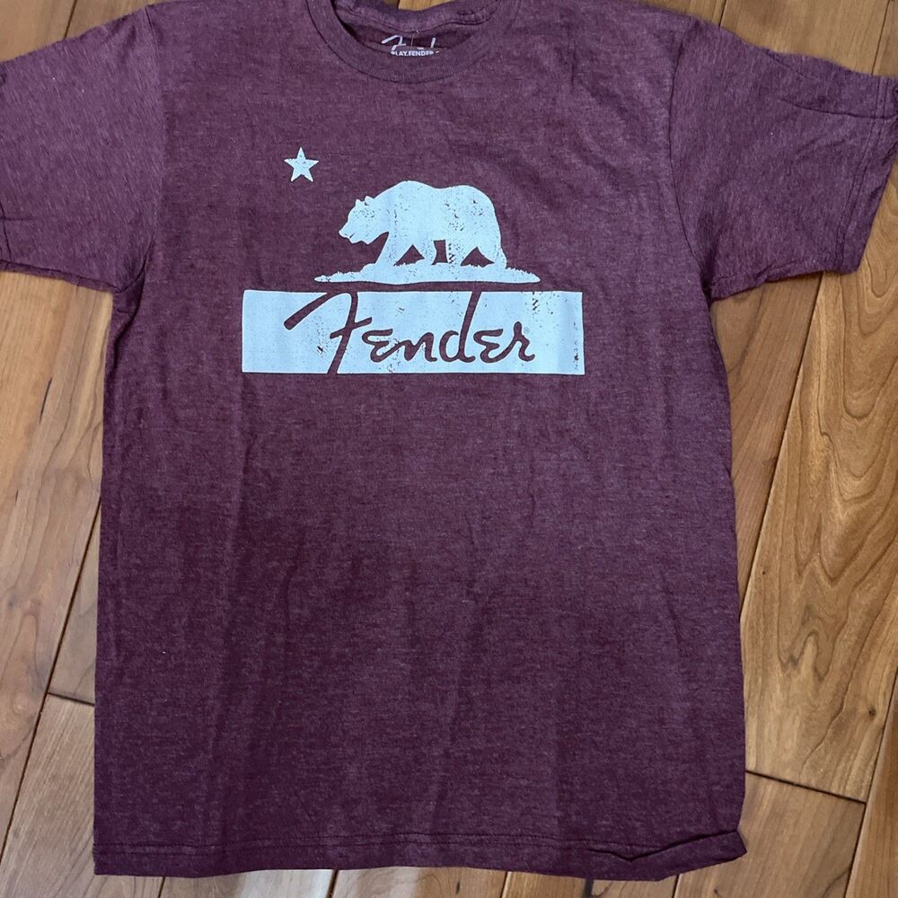 Fender Mens or Unisex Large Burgundy Bear Graphic T-Shirt. New with tags.